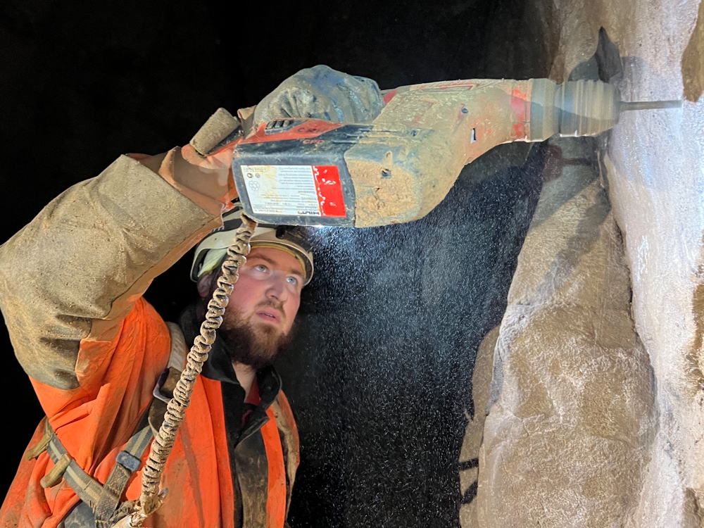 Что тебя больше всего держит в спелеологии 