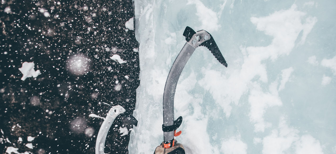 Ледовый инструмент Petzl Quark для альпинизма и ледолазания со сменным клювом, молотком или лопаткой