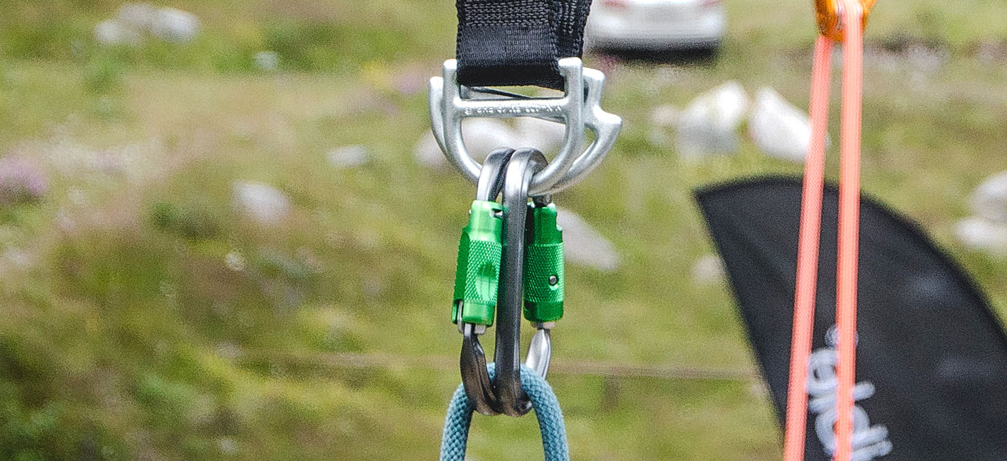 Карабин Petzl Am'D Pin-lock с самой безопасной муфтой